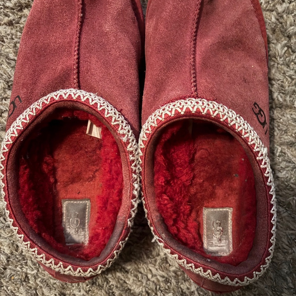 Men’s burgundy UGG slippers
